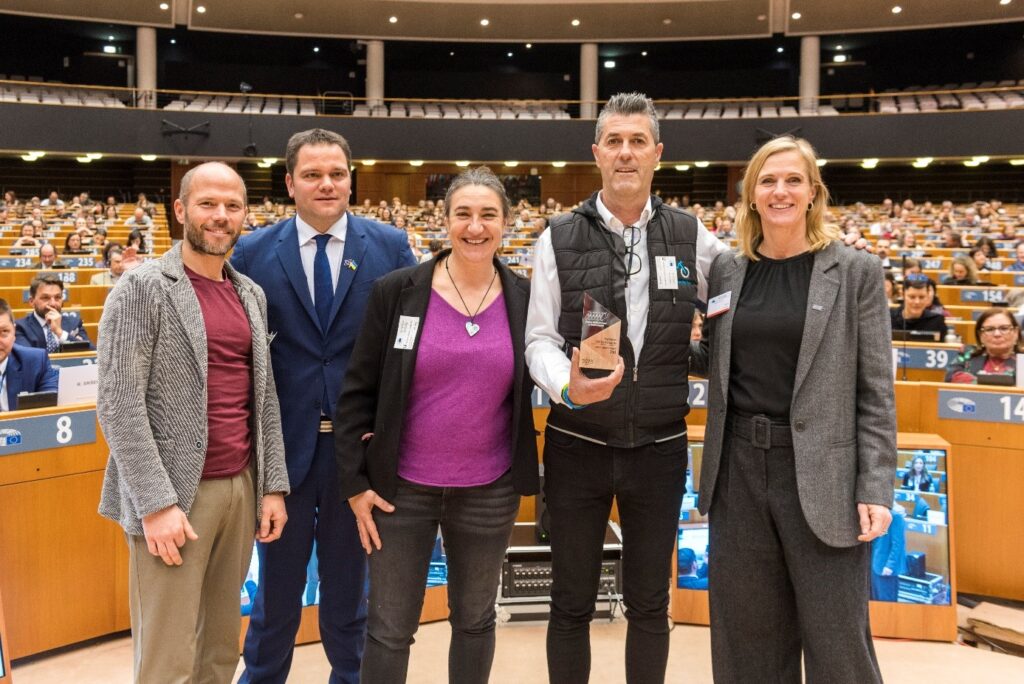 Stefan Niedermoser (left) and Marion Eckardt (right) called Spain to receive the 2nd Award of the Jury’s Choices Award